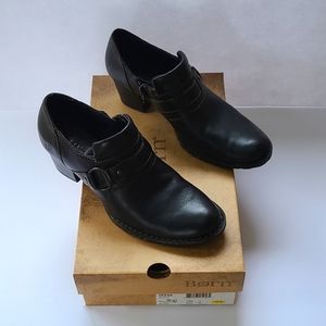 Born size 8 leather bootie